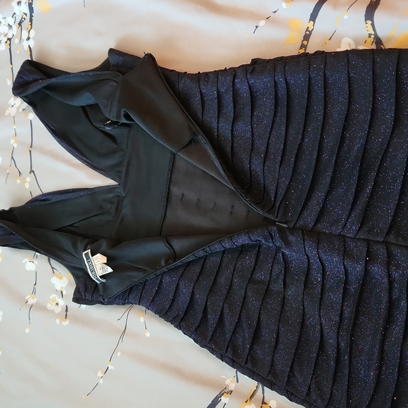 Sparkley Bodycon Dress - Picture 8 of 8